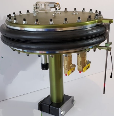 Switch to variable volume oil reservoir in heavy machinery