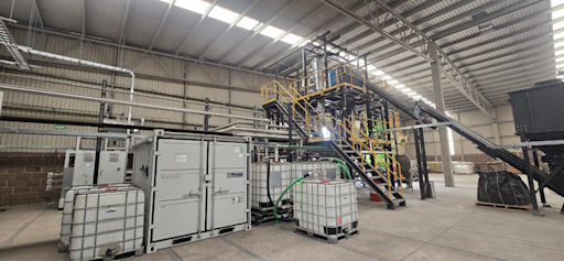 Recycle polyurethane reactor in refrigeration industry